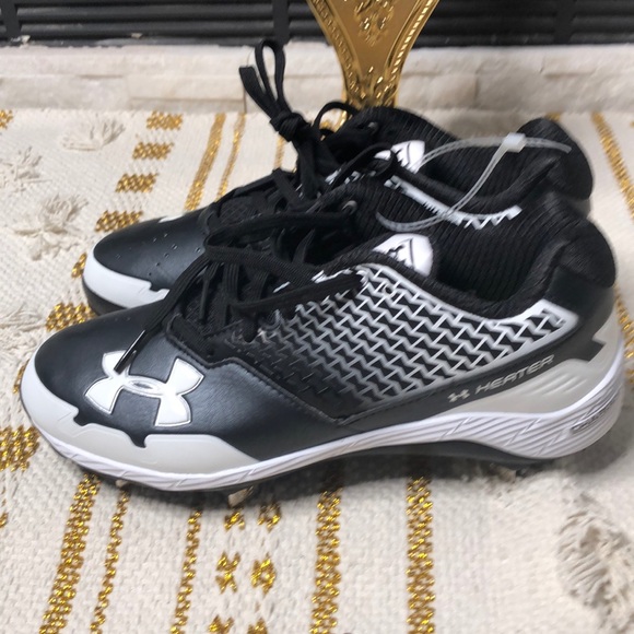 MLB Under Armour Cleats - Picture 3 of 8